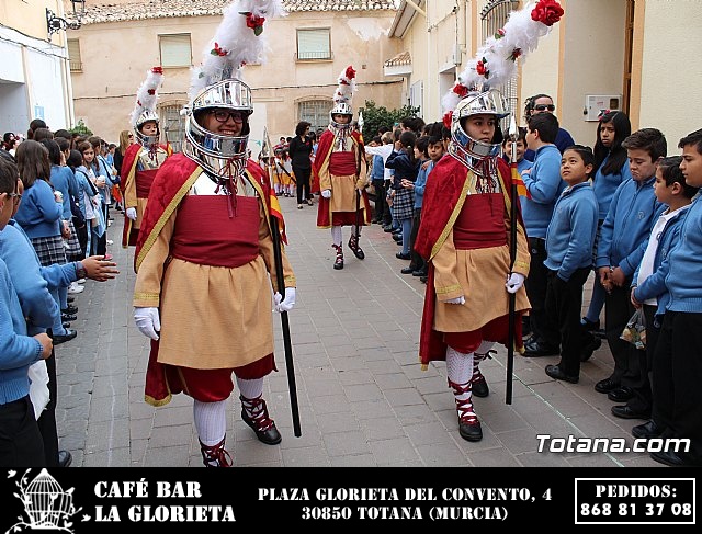 Los Armaos colaboran en la Procesion Infantil del Colegio La Milagrosa  - 9